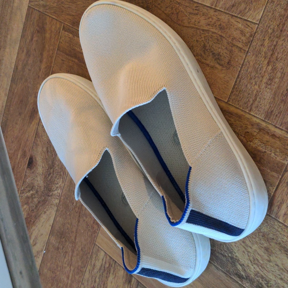 Like new! Rothy’s slip on sneaker in sand